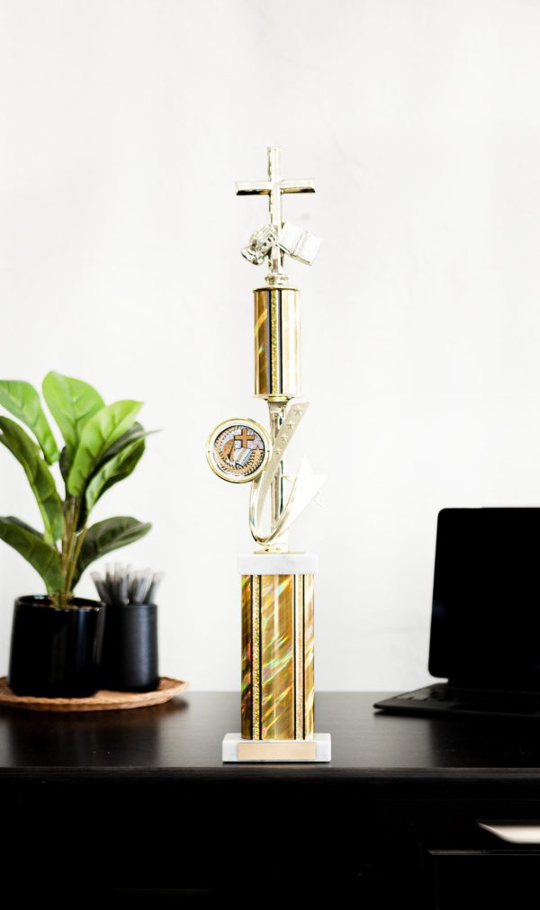 23  Logo Riser with Figure and Wide Column Trophy 3 scaled