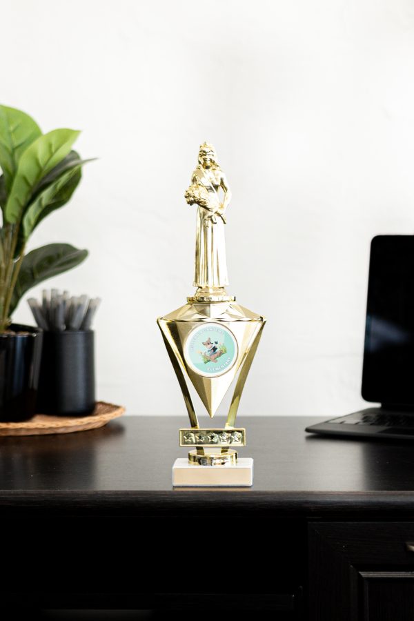 Jewel Series Riser Trophy 3