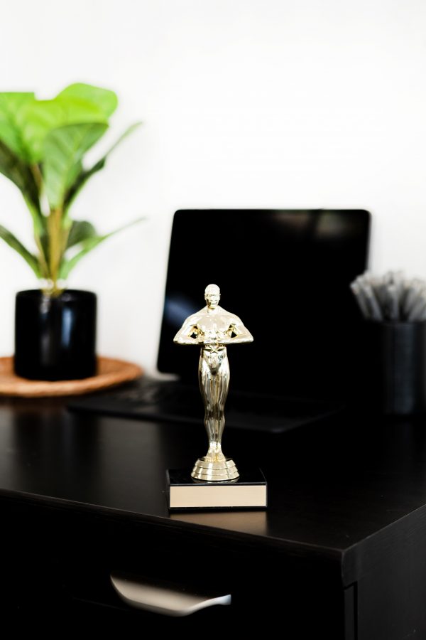 Male Oscar Figure on Marble Base Trophy 2 scaled