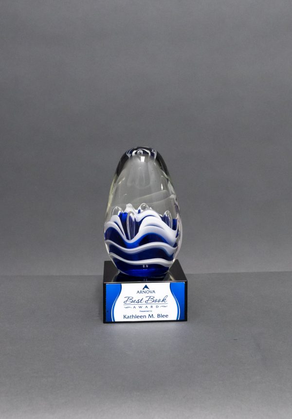 7.5  Art Glass Blue and White Egg on Black Base 1 scaled